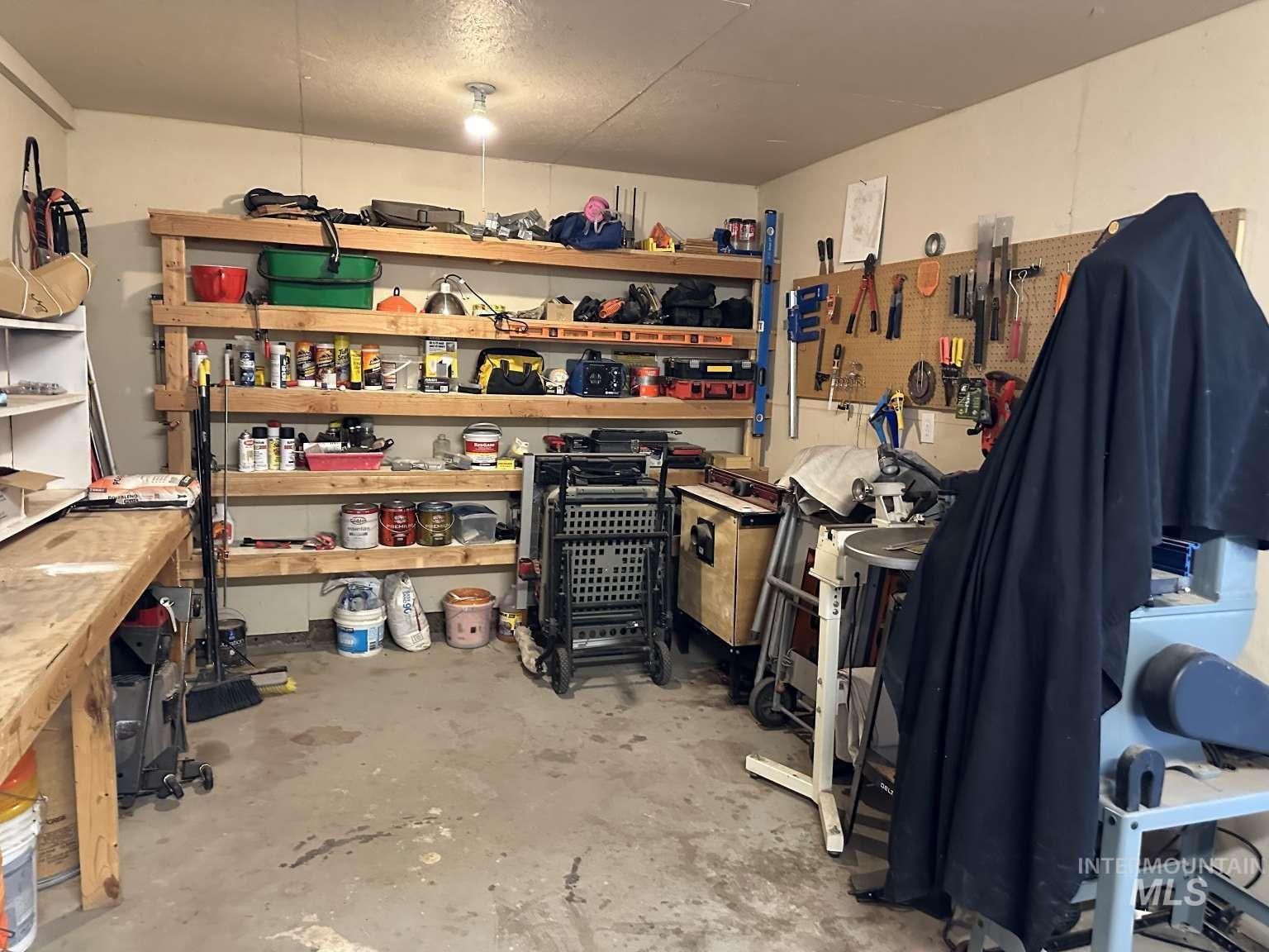 2090 E 1St St, Fruitland, Idaho 83619, 4 Bedrooms, 3 Bathrooms, Residential For Sale, Price $750,000,MLS 98980898