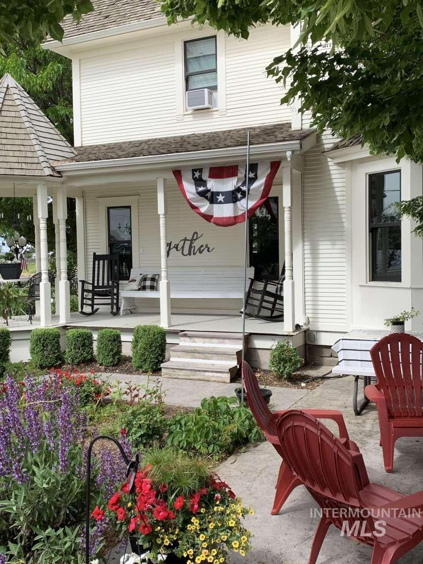 2090 E 1St St, Fruitland, Idaho 83619, 4 Bedrooms, 3 Bathrooms, Residential For Sale, Price $750,000,MLS 98980898