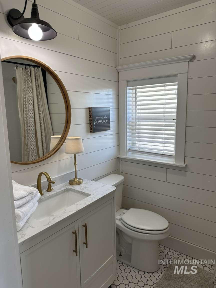 2090 E 1St St, Fruitland, Idaho 83619, 4 Bedrooms, 3 Bathrooms, Residential For Sale, Price $750,000,MLS 98980898