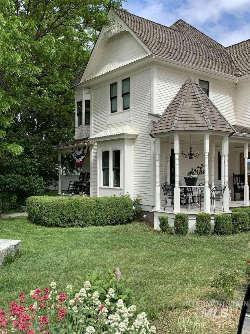 2090 E 1St St, Fruitland, Idaho 83619, 4 Bedrooms, 3 Bathrooms, Residential For Sale, Price $750,000,MLS 98980898