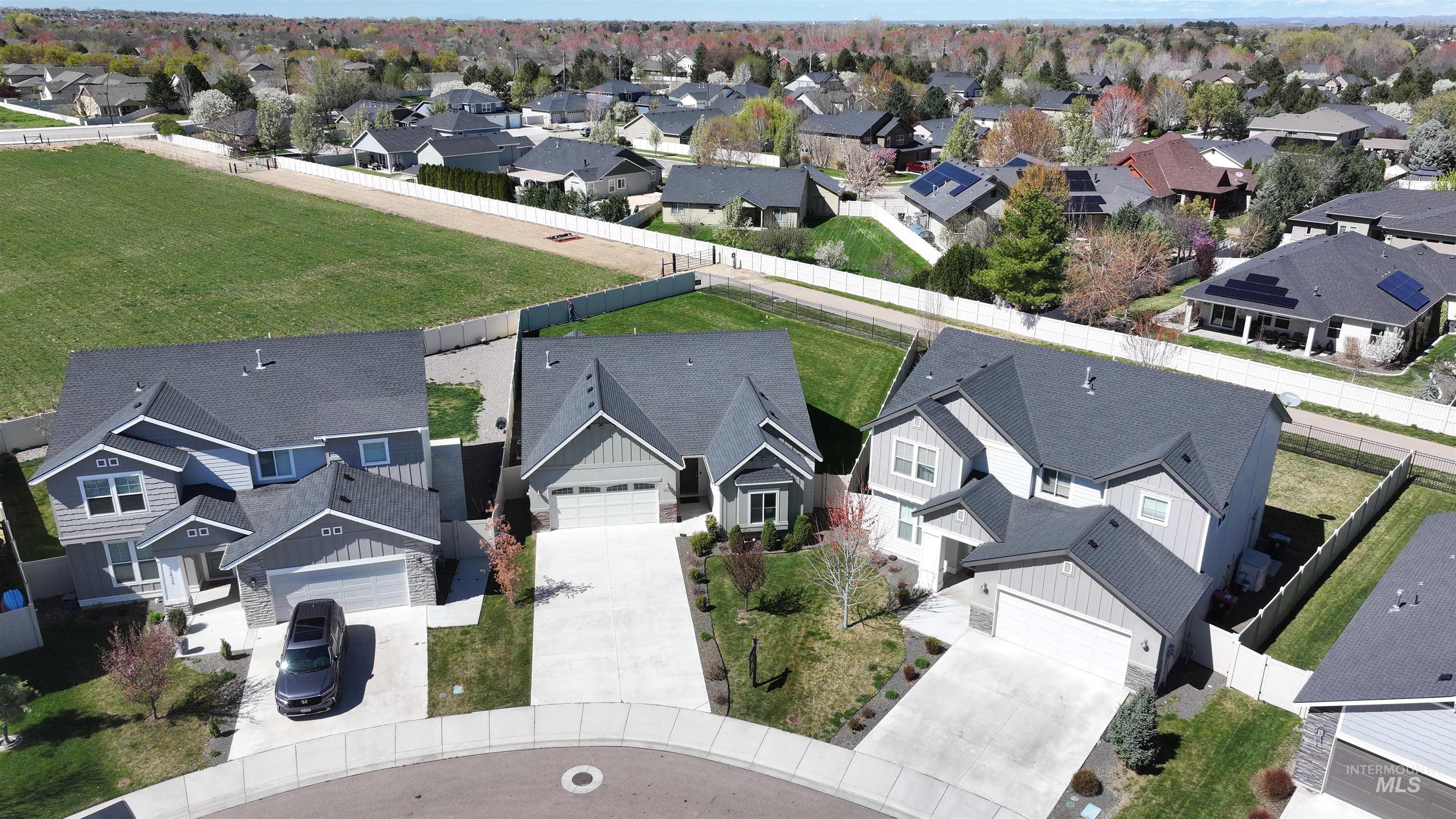 3442 E Santo Stefano Ct, Meridian, Idaho 83642, 4 Bedrooms, 2 Bathrooms, Residential For Sale, Price $499,000,MLS 98980901