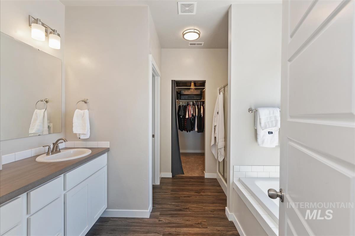 3442 E Santo Stefano Ct, Meridian, Idaho 83642, 4 Bedrooms, 2 Bathrooms, Residential For Sale, Price $499,000,MLS 98980901