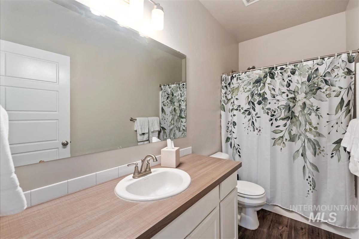 3442 E Santo Stefano Ct, Meridian, Idaho 83642, 4 Bedrooms, 2 Bathrooms, Residential For Sale, Price $499,000,MLS 98980901