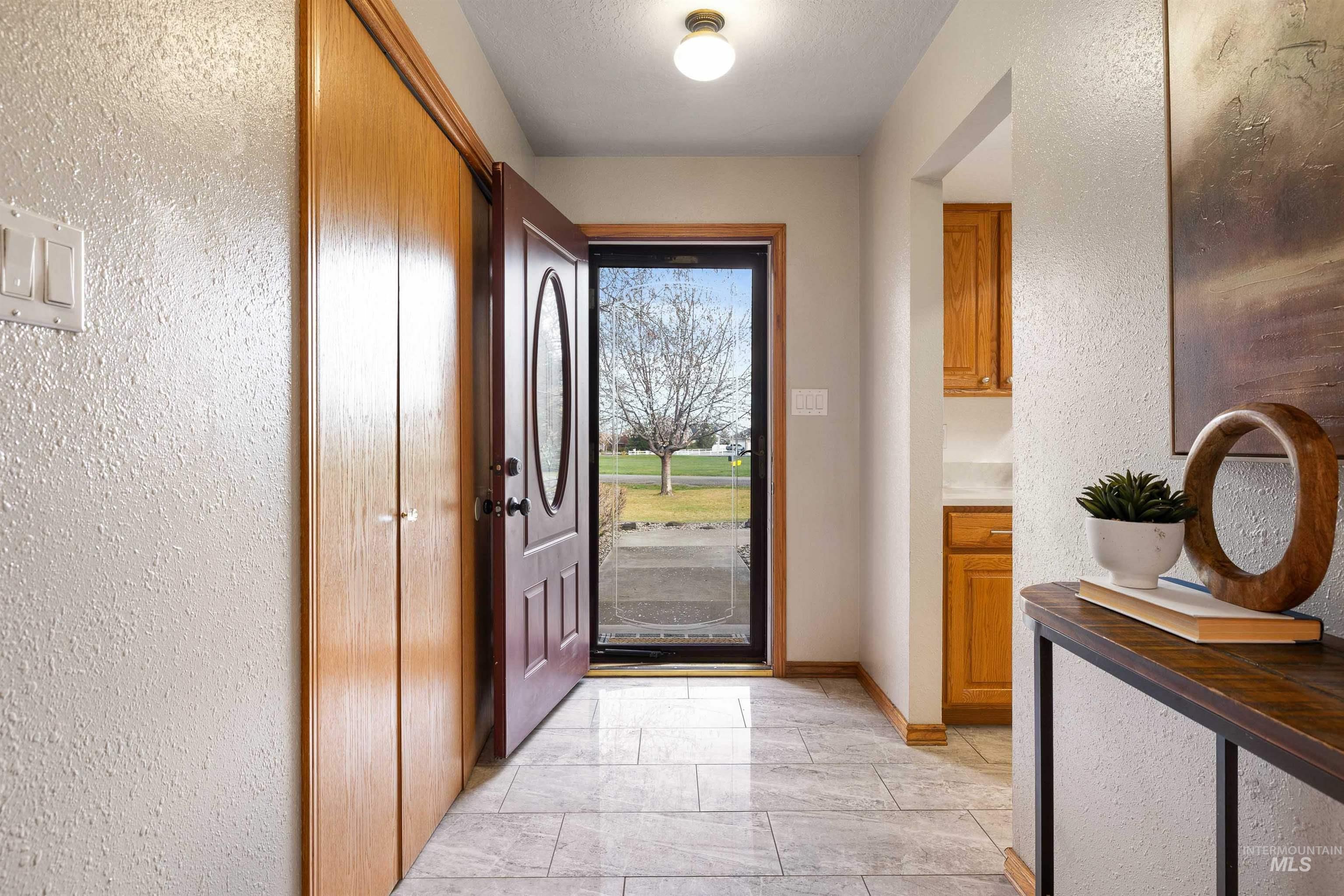 295 Howard Drive, Twin Falls, Idaho 83301, 3 Bedrooms, 2 Bathrooms, Residential For Sale, Price $479,900, 98980904