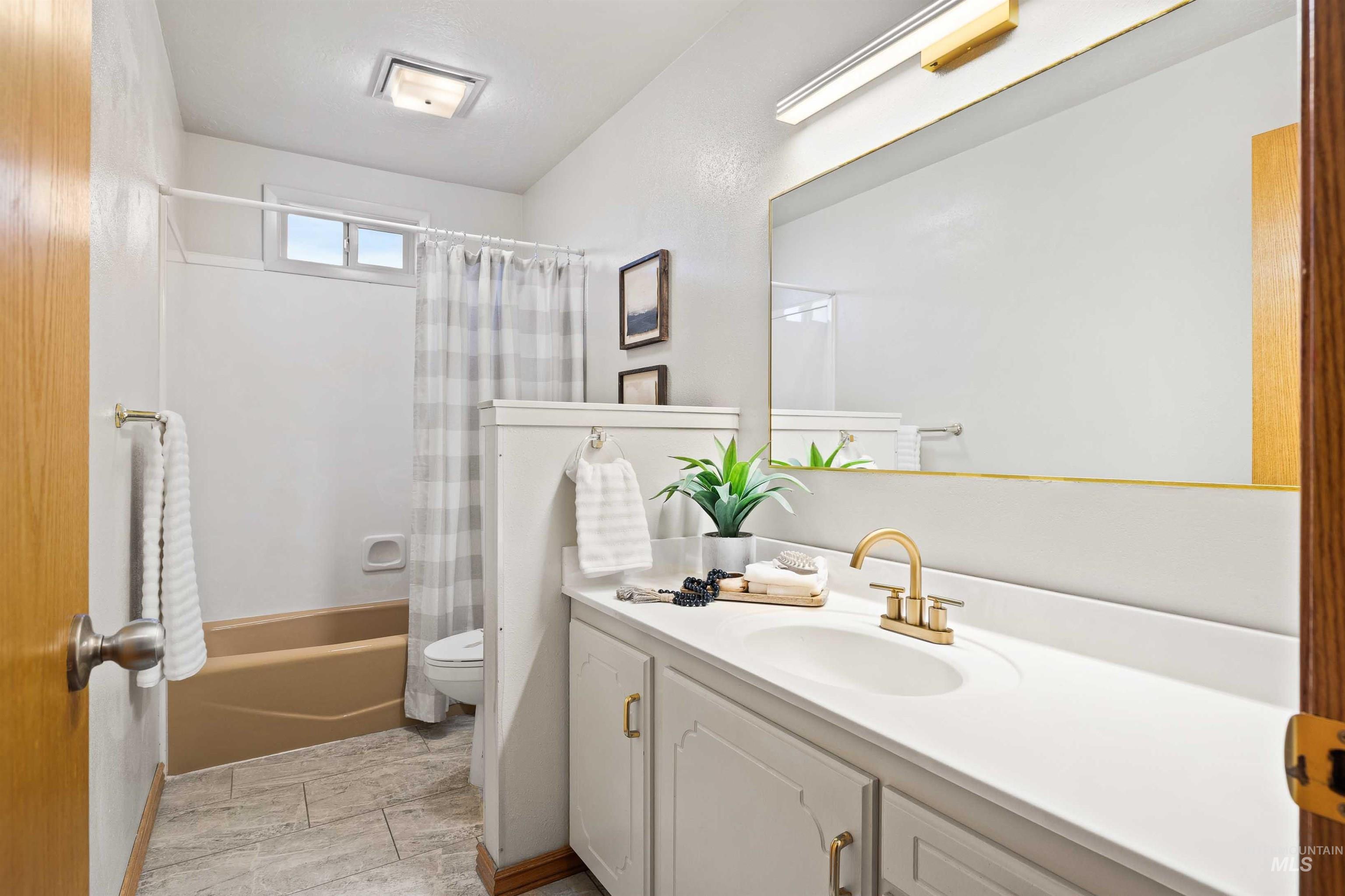 295 Howard Drive, Twin Falls, Idaho 83301, 3 Bedrooms, 2 Bathrooms, Residential For Sale, Price $479,900, 98980904