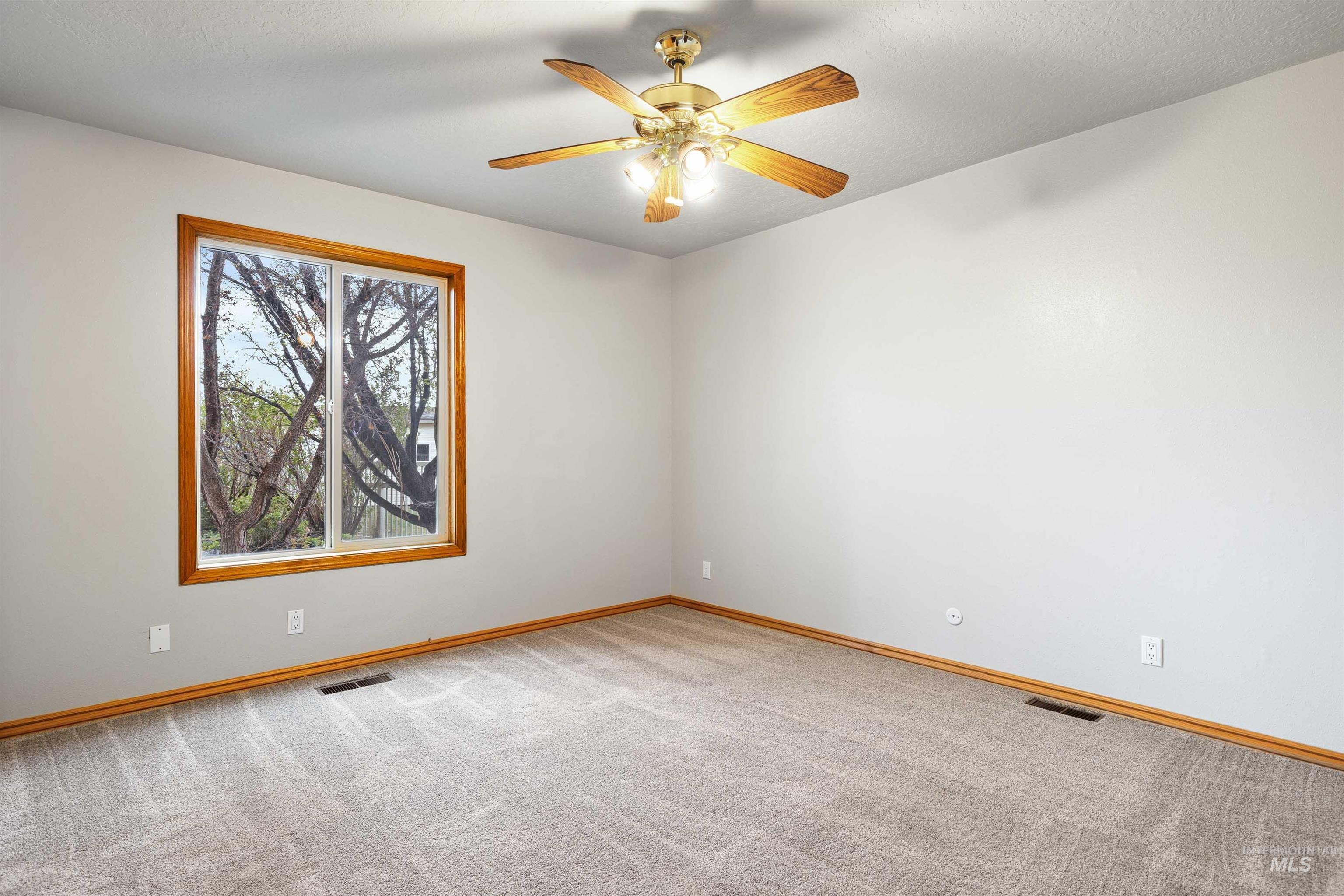 295 Howard Drive, Twin Falls, Idaho 83301, 3 Bedrooms, 2 Bathrooms, Residential For Sale, Price $479,900, 98980904