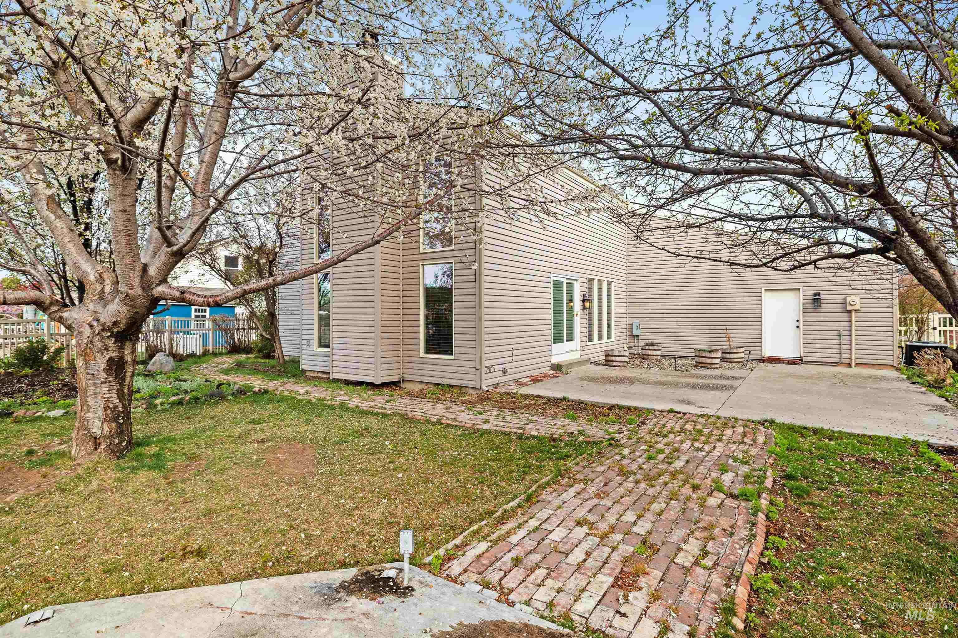 295 Howard Drive, Twin Falls, Idaho 83301, 3 Bedrooms, 2 Bathrooms, Residential For Sale, Price $479,900, 98980904