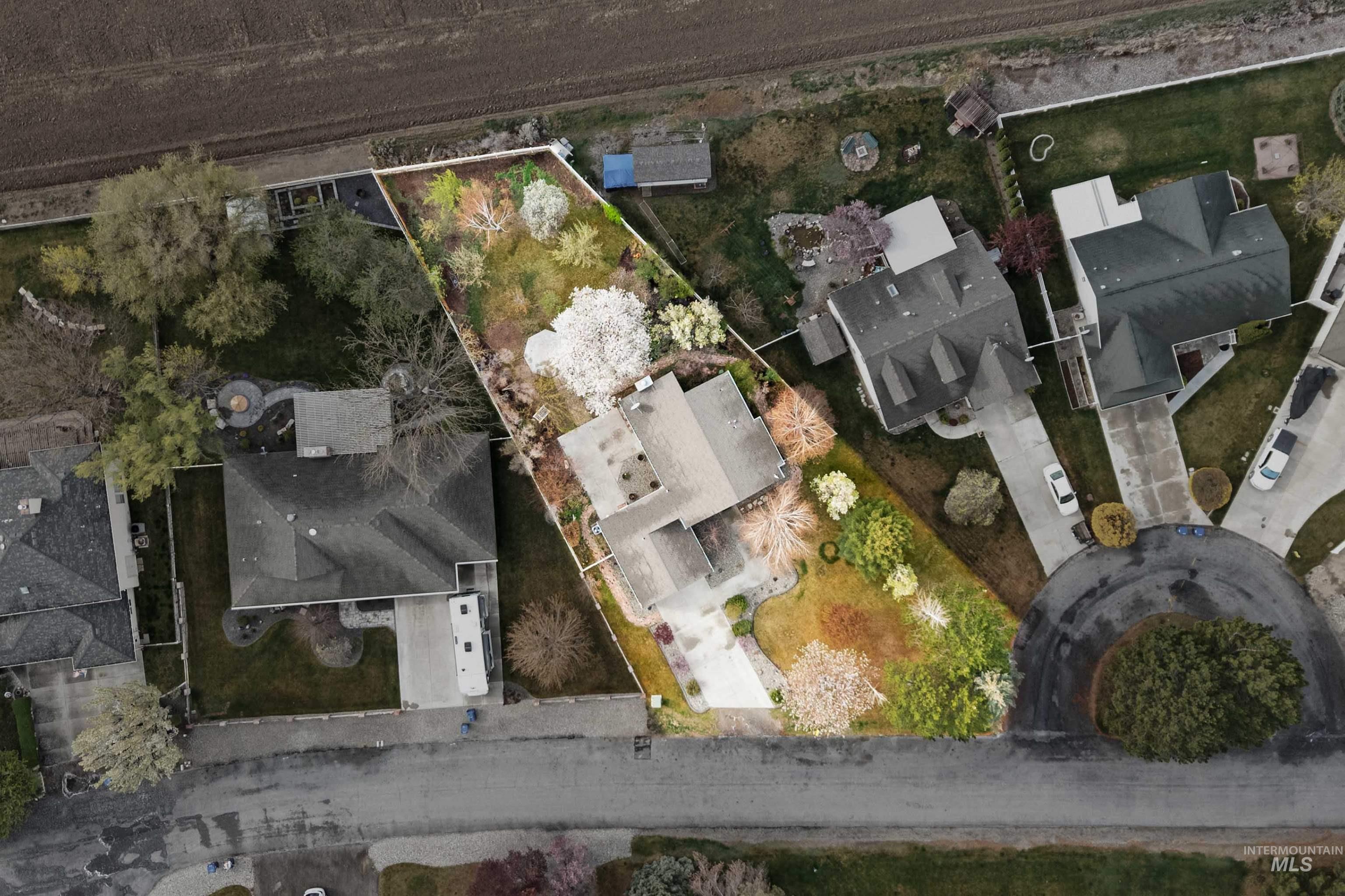 295 Howard Drive, Twin Falls, Idaho 83301, 3 Bedrooms, 2 Bathrooms, Residential For Sale, Price $479,900, 98980904