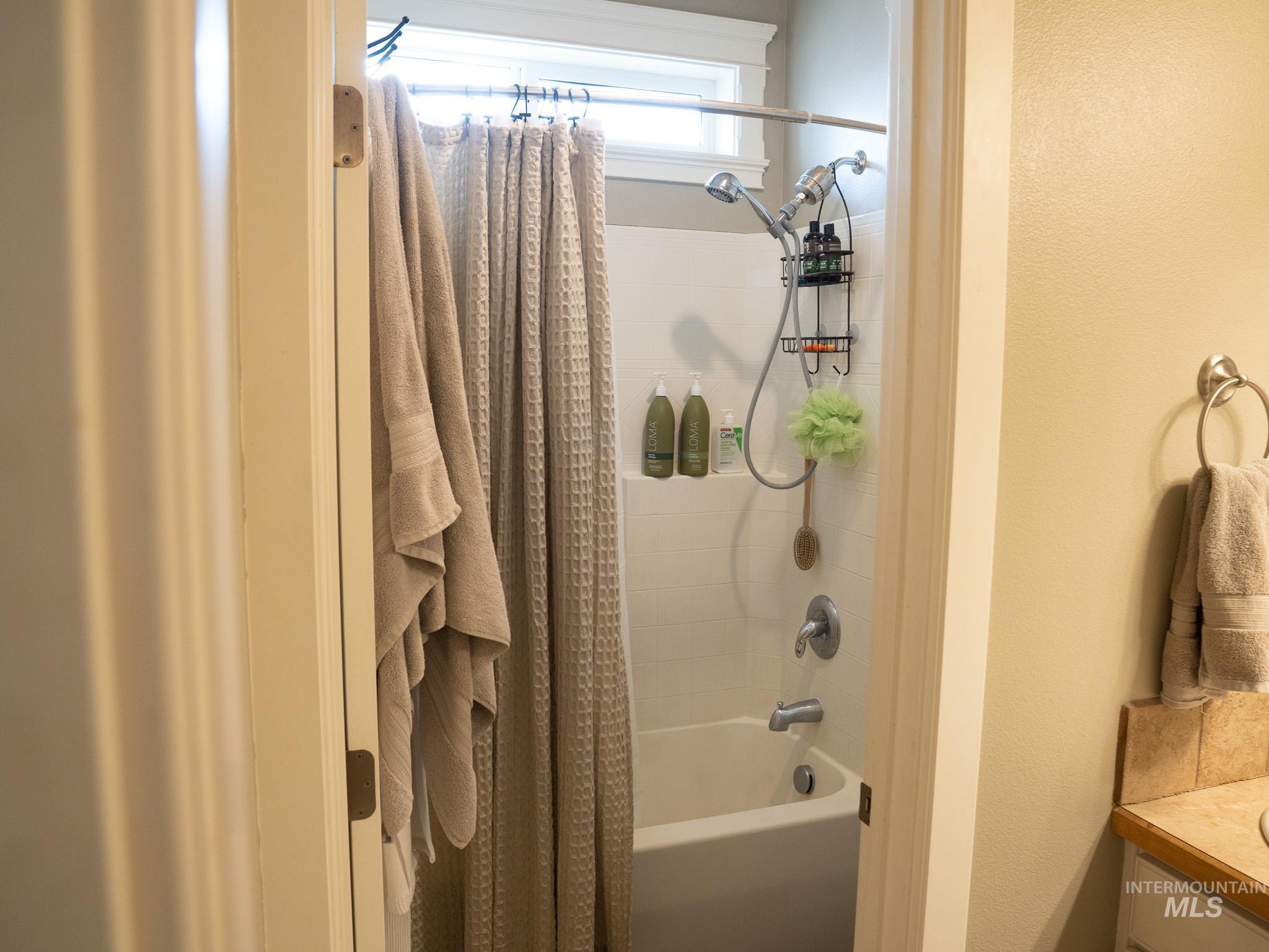 365 Forester Rd, Middleton, Idaho 83644, 3 Bedrooms, 2 Bathrooms, Residential For Sale, Price $400,000,MLS 98980908