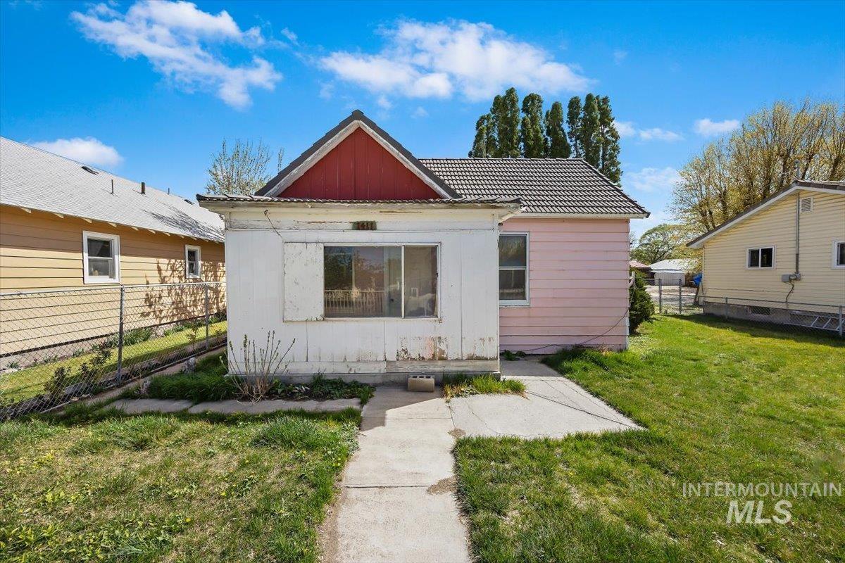 1411 Almo Ave, Burley, Idaho 83318, 2 Bedrooms, 1 Bathroom, Residential For Sale, Price $125,000, 98980910