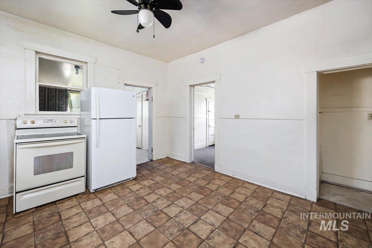 1411 Almo Ave, Burley, Idaho 83318, 2 Bedrooms, 1 Bathroom, Residential For Sale, Price $125,000, 98980910