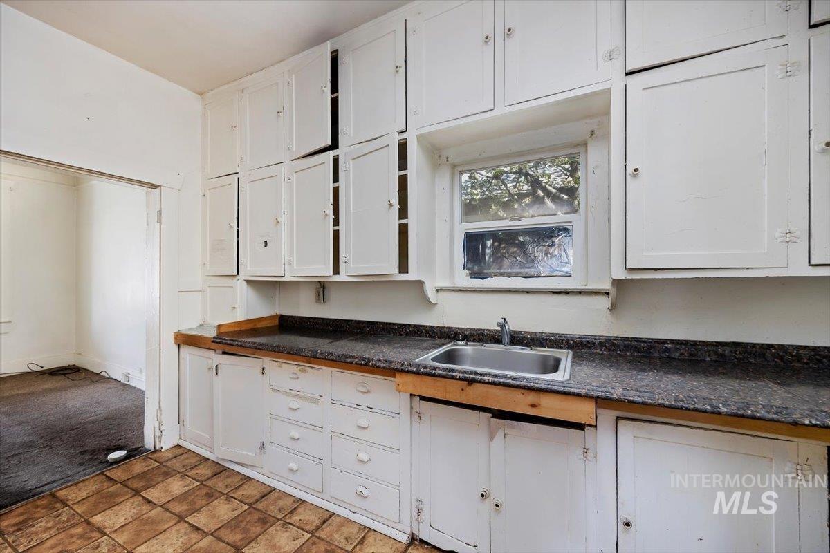 1411 Almo Ave, Burley, Idaho 83318, 2 Bedrooms, 1 Bathroom, Residential For Sale, Price $125,000, 98980910