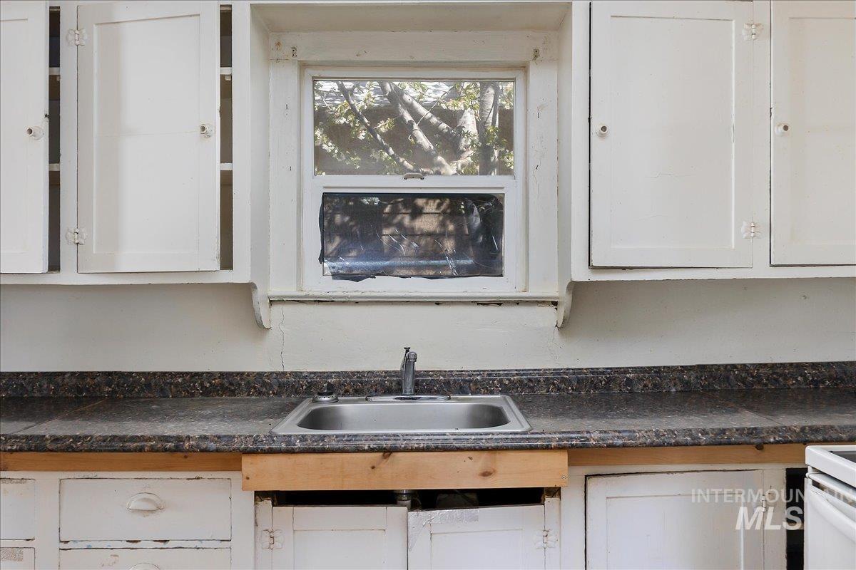 1411 Almo Ave, Burley, Idaho 83318, 2 Bedrooms, 1 Bathroom, Residential For Sale, Price $125,000, 98980910