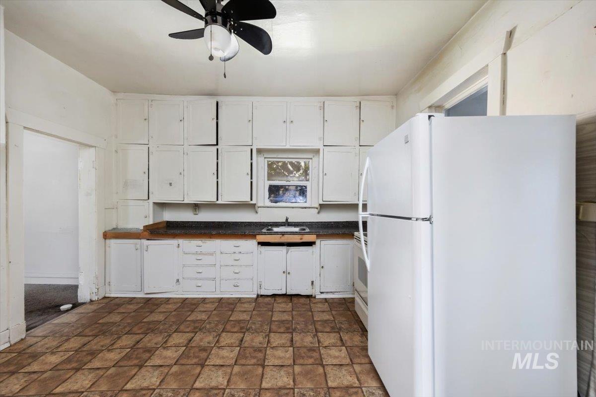 1411 Almo Ave, Burley, Idaho 83318, 2 Bedrooms, 1 Bathroom, Residential For Sale, Price $125,000, 98980910