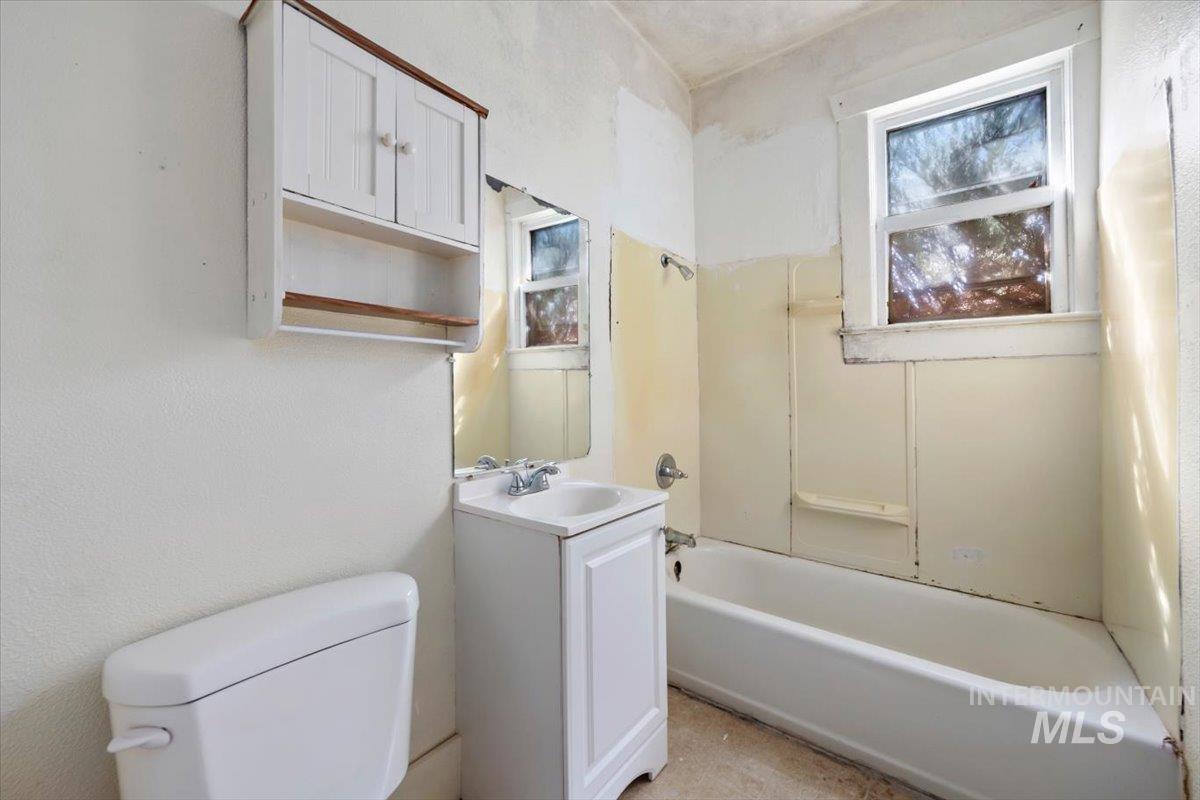 1411 Almo Ave, Burley, Idaho 83318, 2 Bedrooms, 1 Bathroom, Residential For Sale, Price $125,000, 98980910