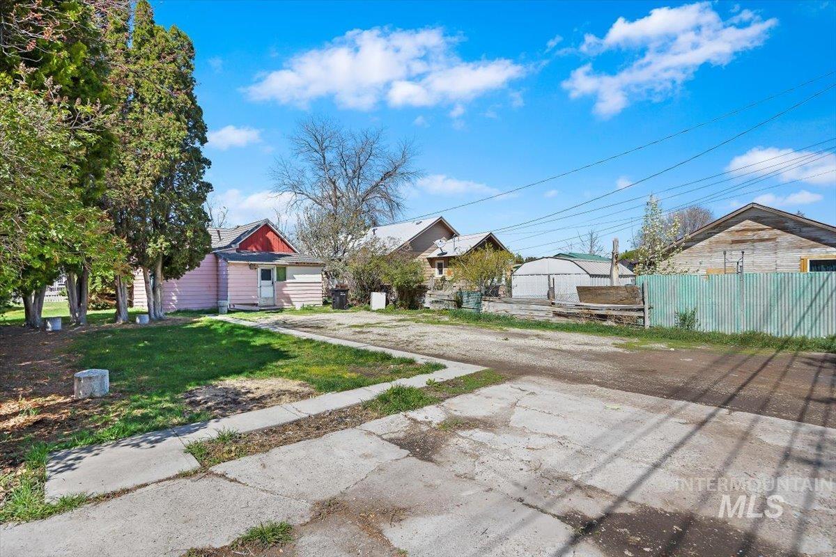 1411 Almo Ave, Burley, Idaho 83318, 2 Bedrooms, 1 Bathroom, Residential For Sale, Price $125,000, 98980910