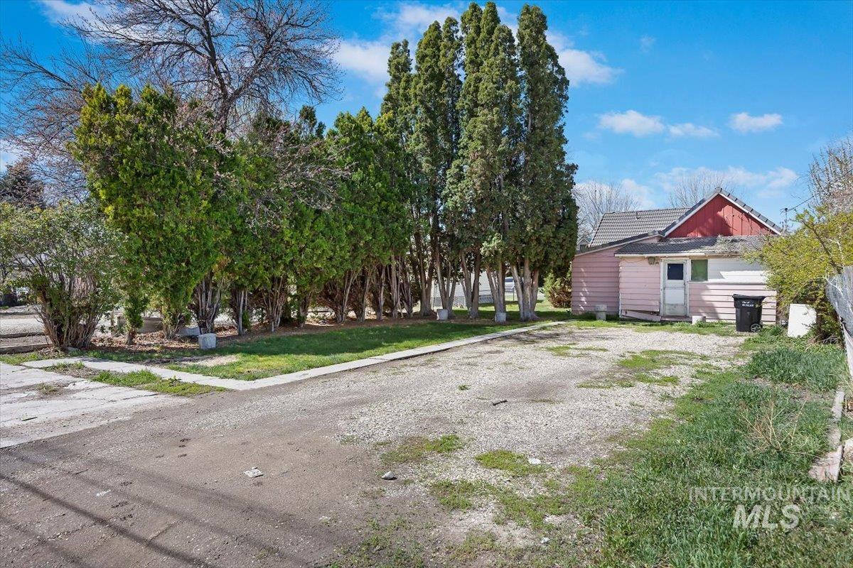 1411 Almo Ave, Burley, Idaho 83318, 2 Bedrooms, 1 Bathroom, Residential For Sale, Price $125,000, 98980910
