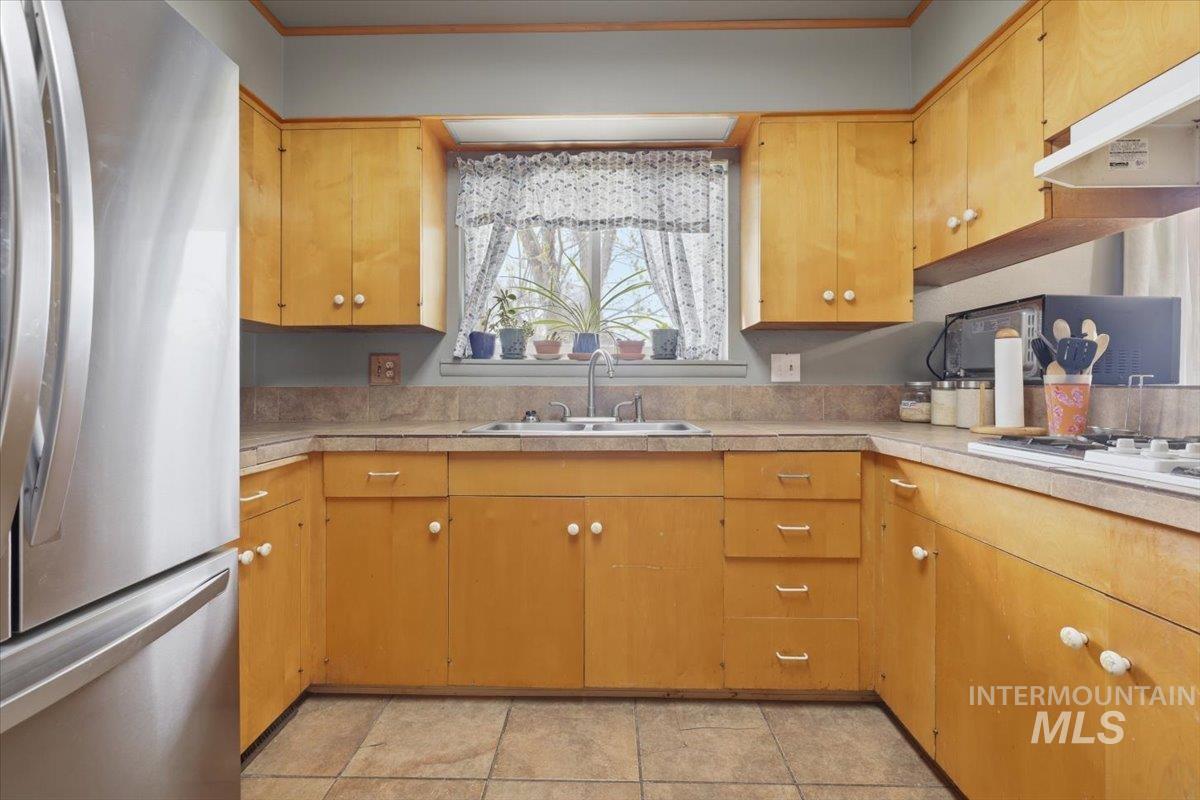 2807 Port St, Nampa, Idaho 83687, 3 Bedrooms, 1.5 Bathrooms, Residential For Sale, Price $349,900,MLS 98980918