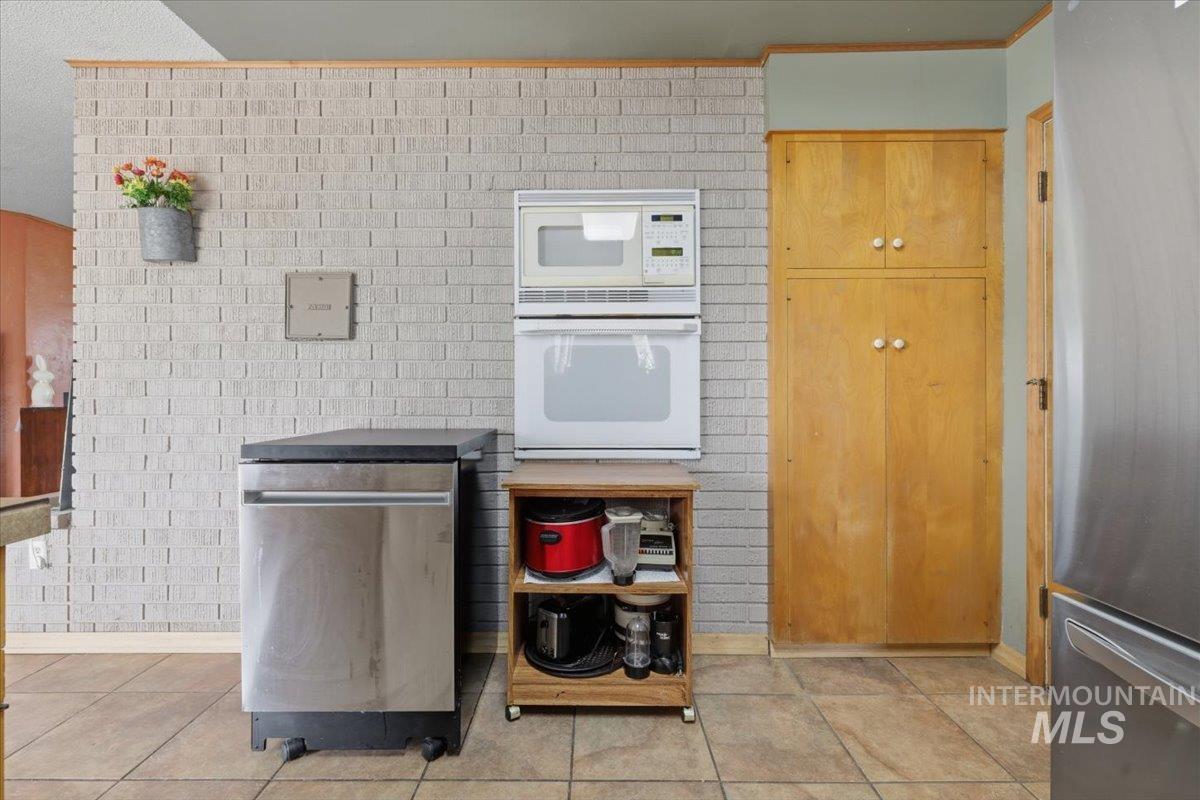 2807 Port St, Nampa, Idaho 83687, 3 Bedrooms, 1.5 Bathrooms, Residential For Sale, Price $349,900,MLS 98980918