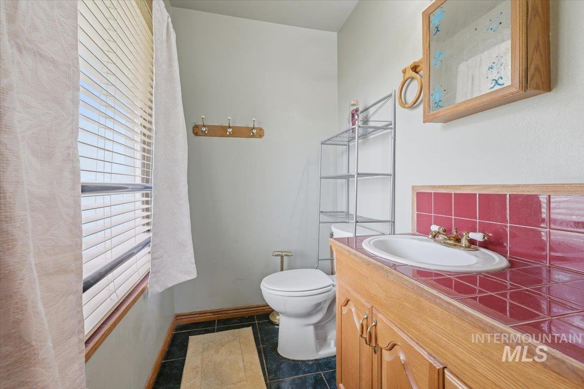 2807 Port St, Nampa, Idaho 83687, 3 Bedrooms, 1.5 Bathrooms, Residential For Sale, Price $349,900,MLS 98980918