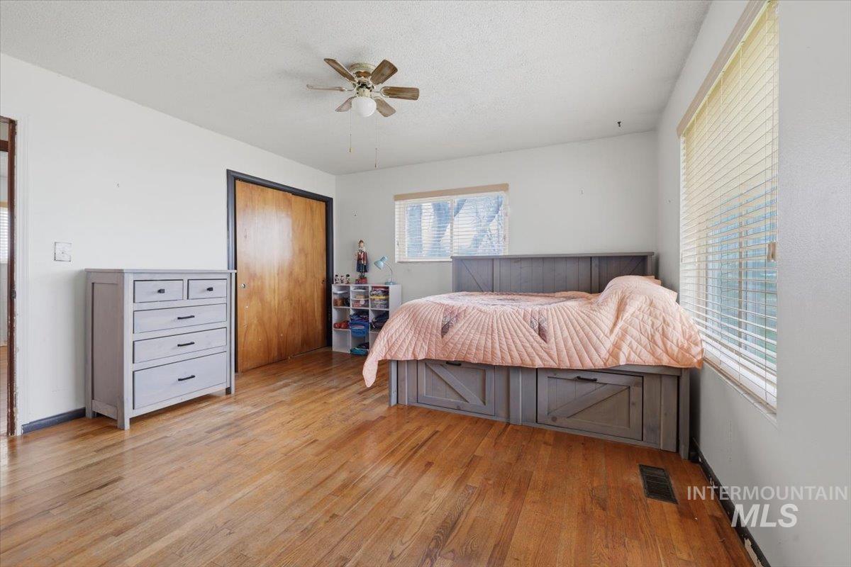 2807 Port St, Nampa, Idaho 83687, 3 Bedrooms, 1.5 Bathrooms, Residential For Sale, Price $349,900,MLS 98980918