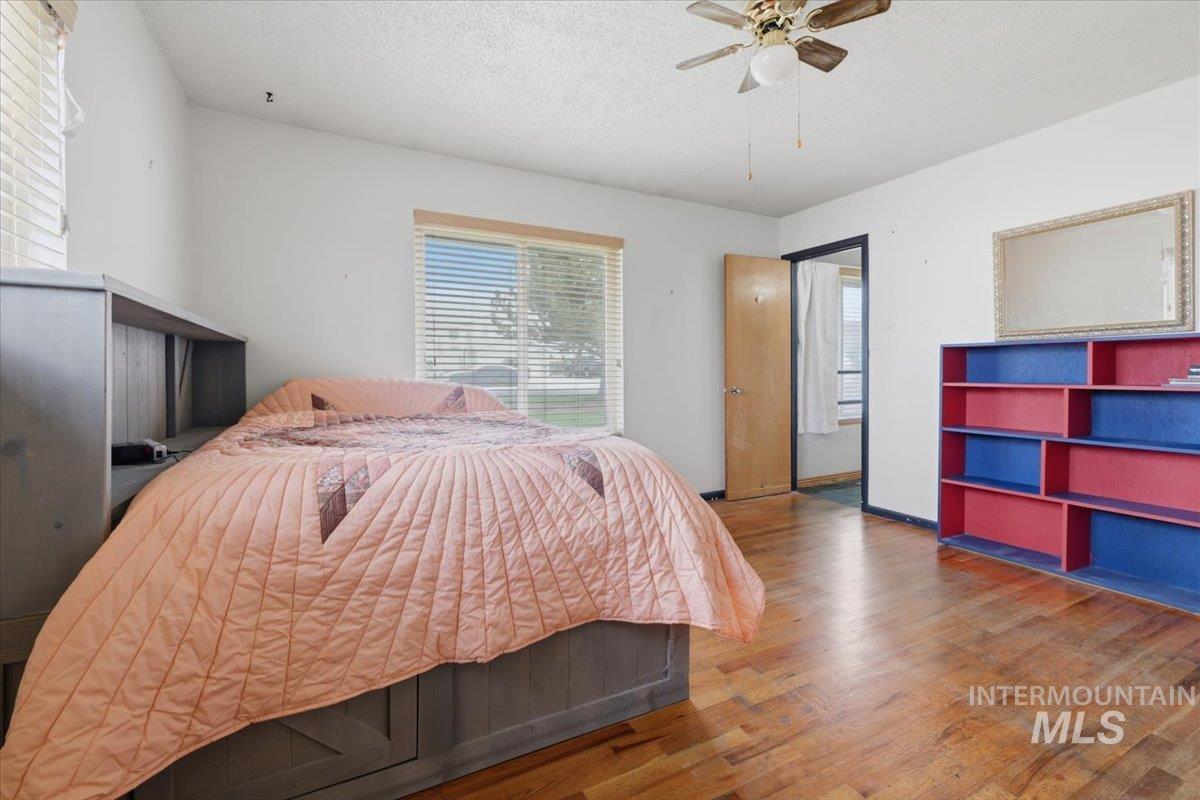 2807 Port St, Nampa, Idaho 83687, 3 Bedrooms, 1.5 Bathrooms, Residential For Sale, Price $349,900,MLS 98980918