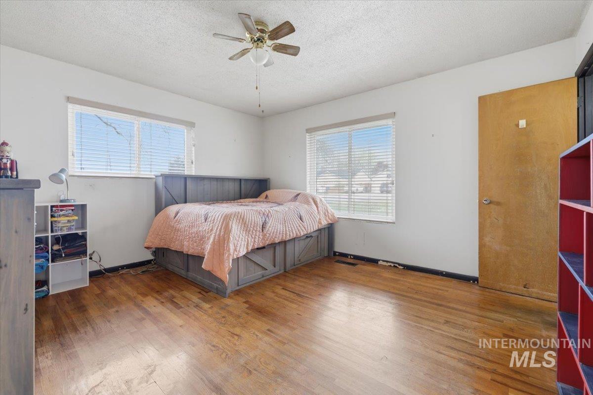 2807 Port St, Nampa, Idaho 83687, 3 Bedrooms, 1.5 Bathrooms, Residential For Sale, Price $349,900,MLS 98980918