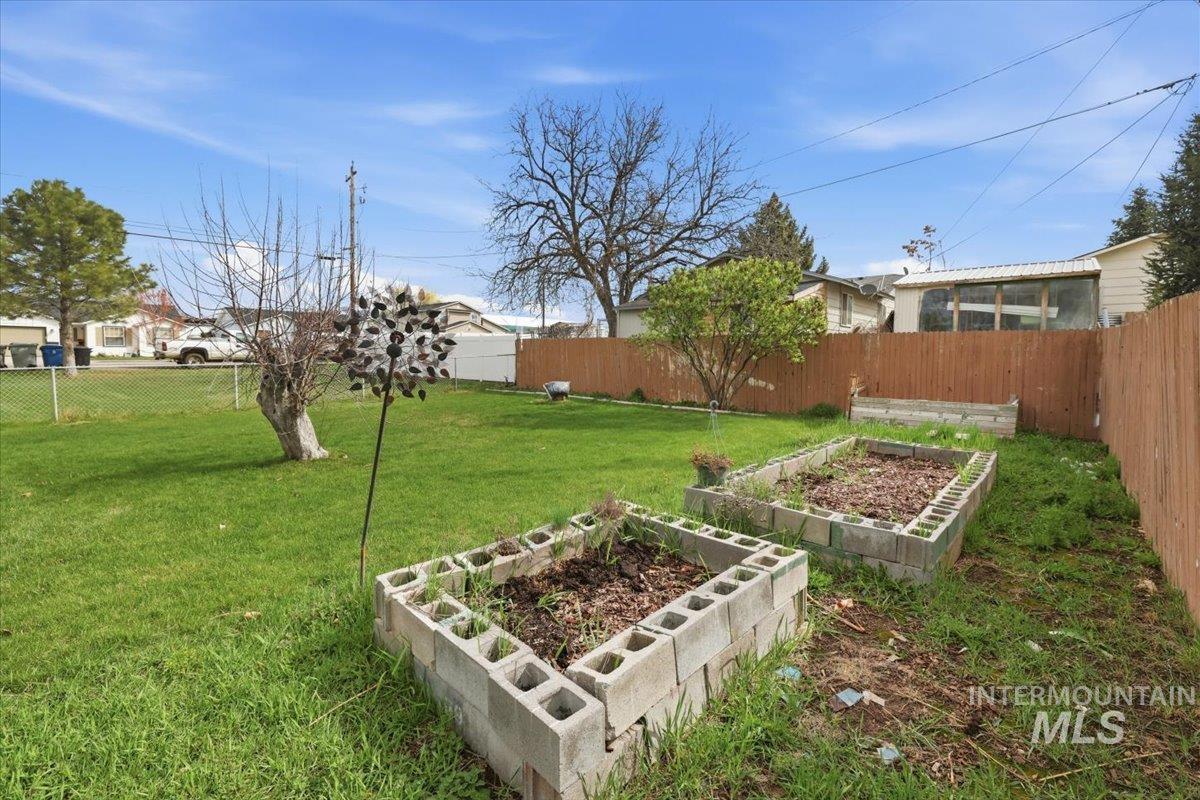 2807 Port St, Nampa, Idaho 83687, 3 Bedrooms, 1.5 Bathrooms, Residential For Sale, Price $349,900,MLS 98980918