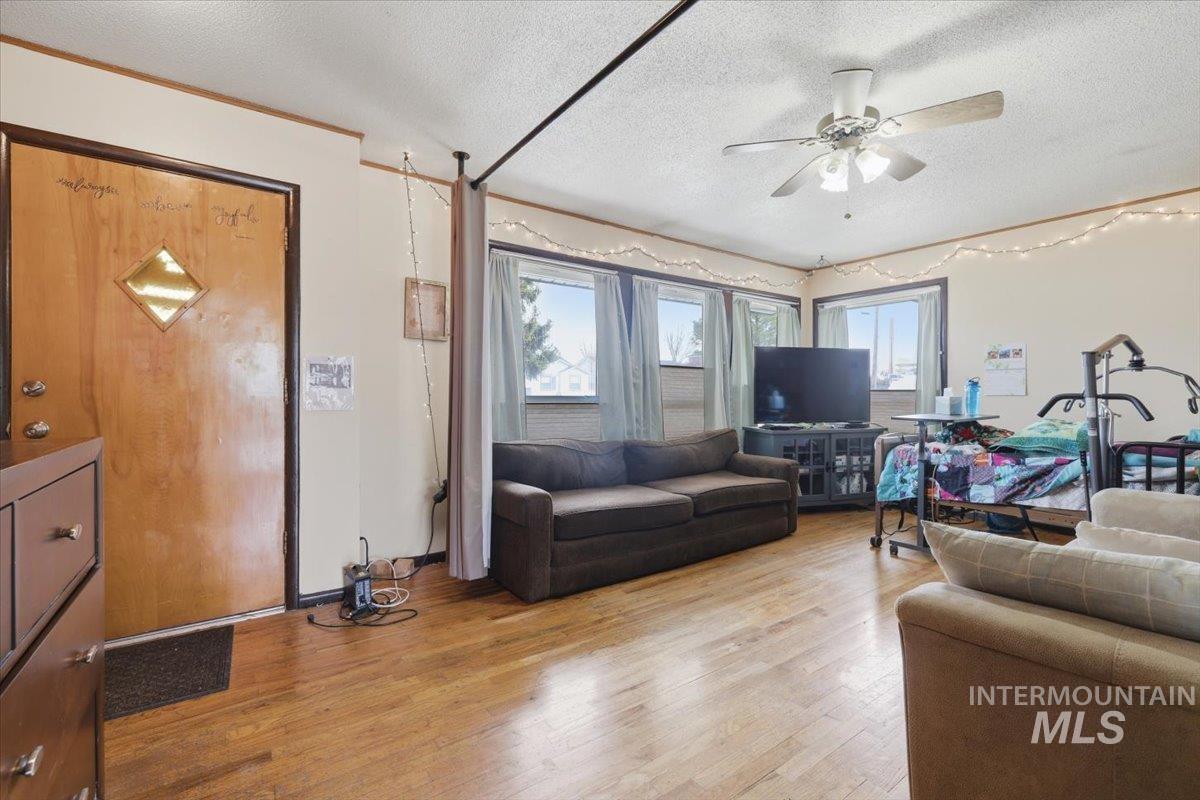 2807 Port St, Nampa, Idaho 83687, 3 Bedrooms, 1.5 Bathrooms, Residential For Sale, Price $349,900,MLS 98980918