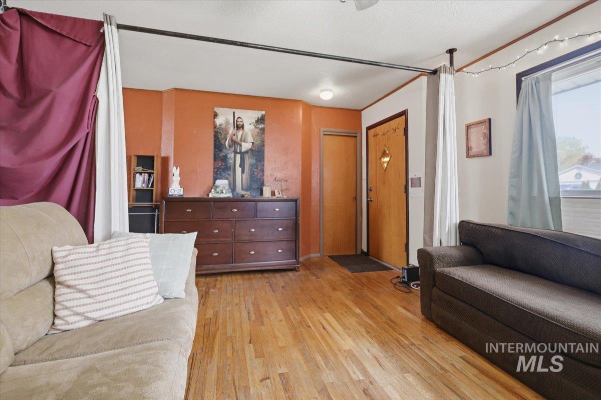 2807 Port St, Nampa, Idaho 83687, 3 Bedrooms, 1.5 Bathrooms, Residential For Sale, Price $349,900,MLS 98980918