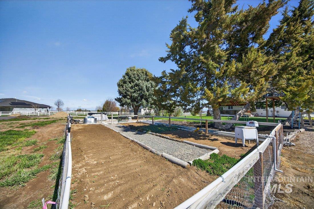 16683 Wagner Road, Caldwell, Idaho 83607, 5 Bedrooms, 3 Bathrooms, Residential For Sale, Price $650,000, 98980920