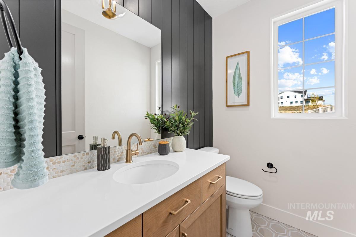 13374 N Spring Creek Way, Boise, Idaho 83714, 5 Bedrooms, 3.5 Bathrooms, Residential For Sale, Price $913,537,MLS 98980921