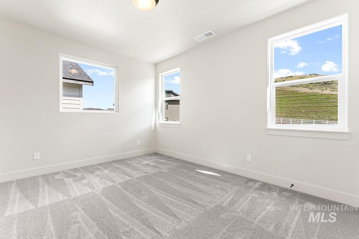 13374 N Spring Creek Way, Boise, Idaho 83714, 5 Bedrooms, 3.5 Bathrooms, Residential For Sale, Price $913,537,MLS 98980921