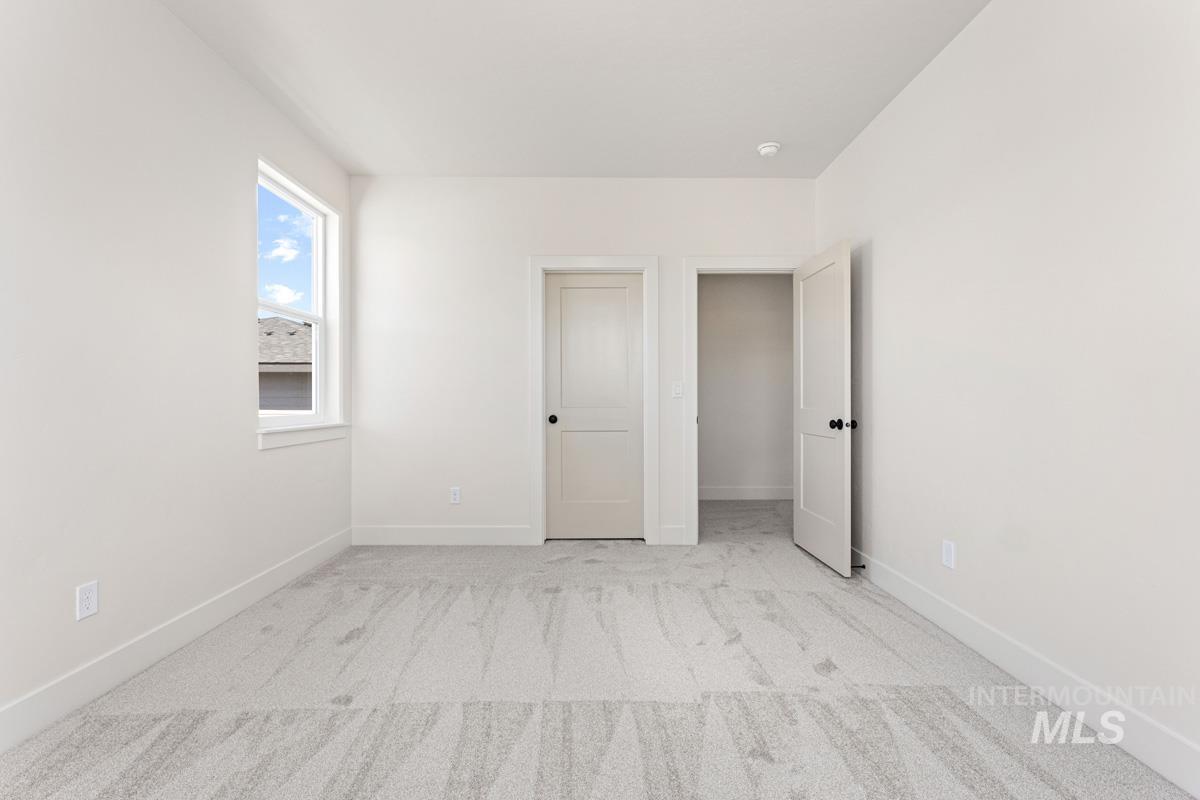 13374 N Spring Creek Way, Boise, Idaho 83714, 5 Bedrooms, 3.5 Bathrooms, Residential For Sale, Price $913,537,MLS 98980921