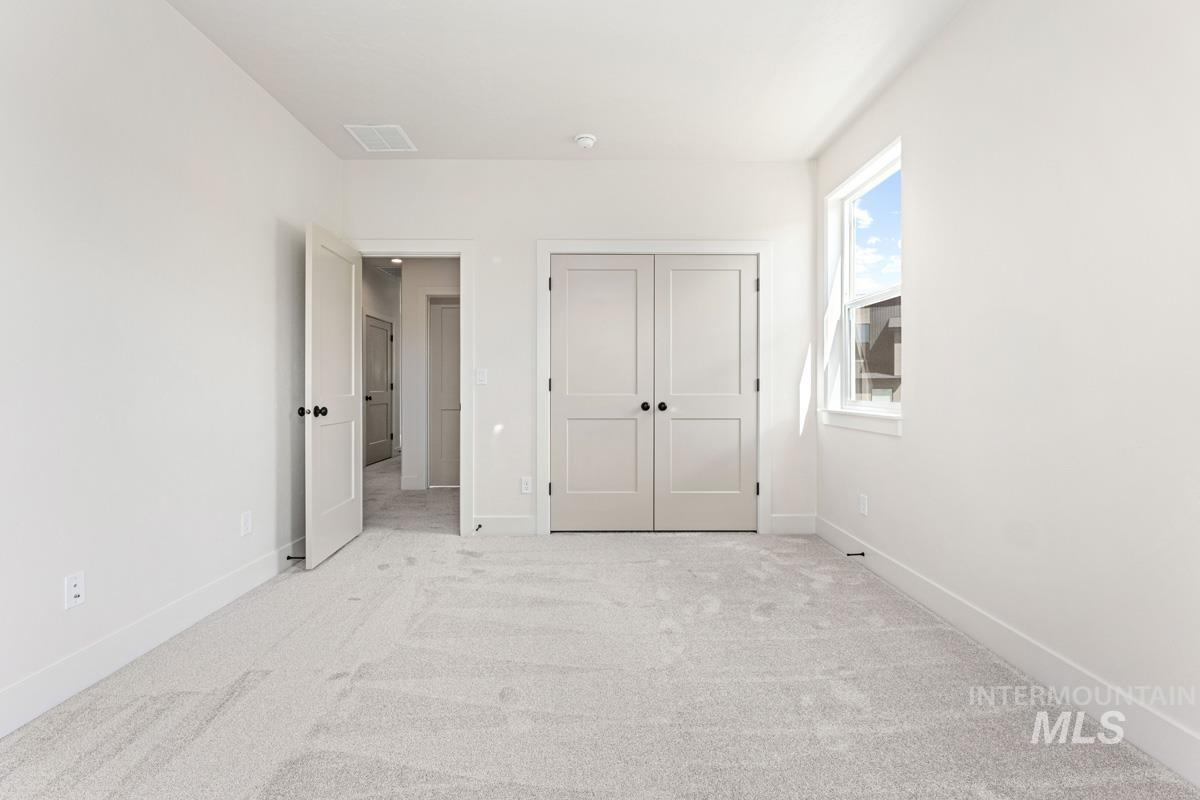 13374 N Spring Creek Way, Boise, Idaho 83714, 5 Bedrooms, 3.5 Bathrooms, Residential For Sale, Price $913,537,MLS 98980921