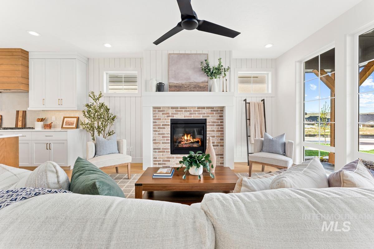 13374 N Spring Creek Way, Boise, Idaho 83714, 5 Bedrooms, 3.5 Bathrooms, Residential For Sale, Price $913,537,MLS 98980921