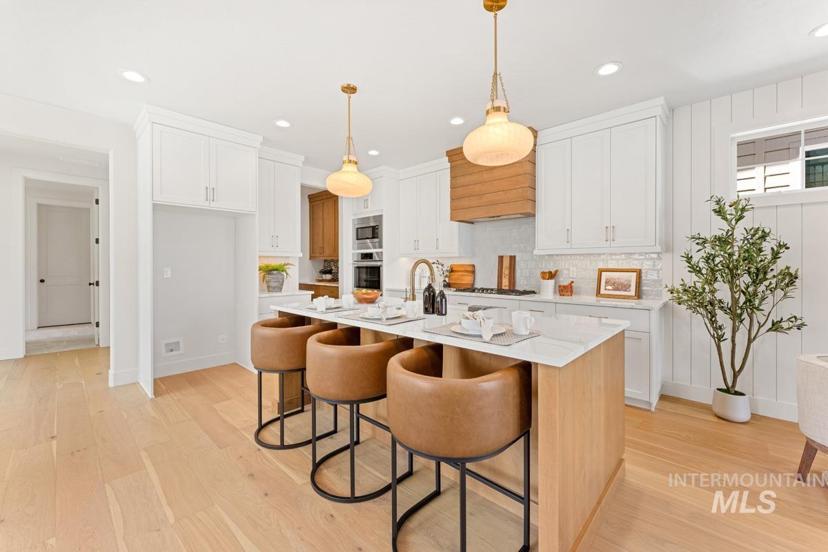 13374 N Spring Creek Way, Boise, Idaho 83714, 5 Bedrooms, 3.5 Bathrooms, Residential For Sale, Price $913,537,MLS 98980921