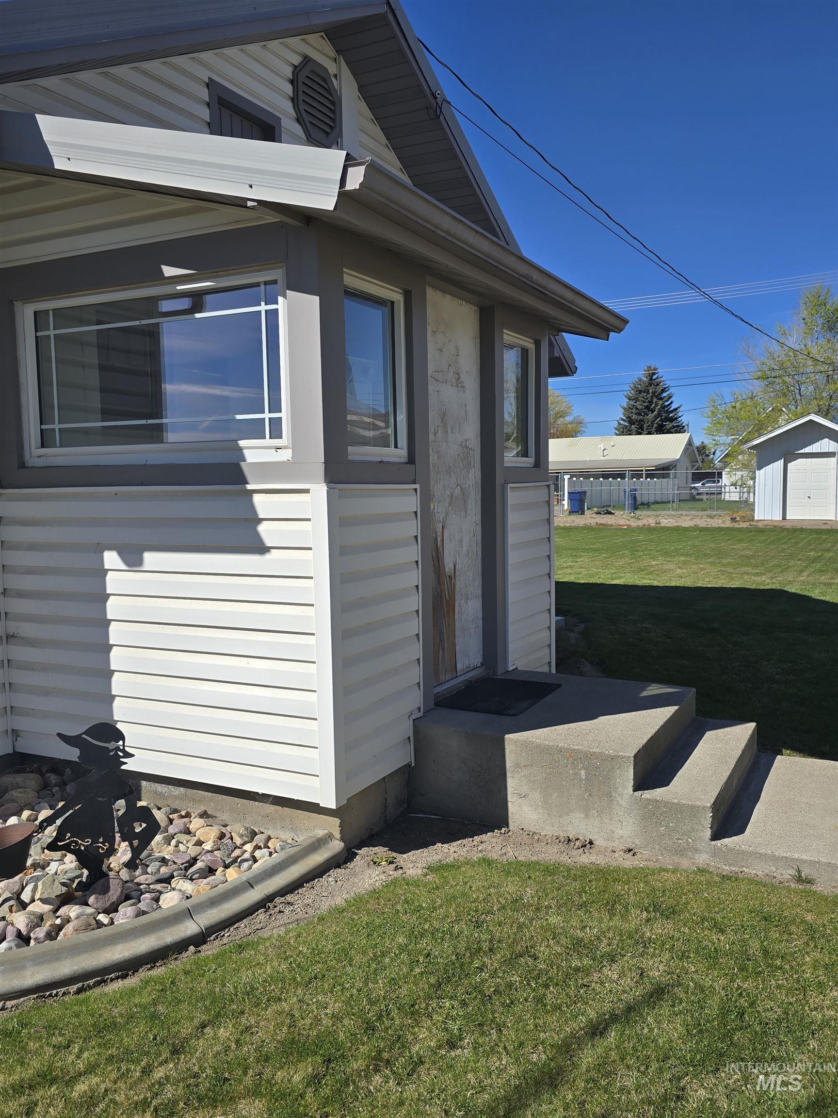 805 D Street, Rupert, Idaho 83350-0000, 1 Bedroom, 1 Bathroom, Residential For Sale, Price $228,000, 98980922