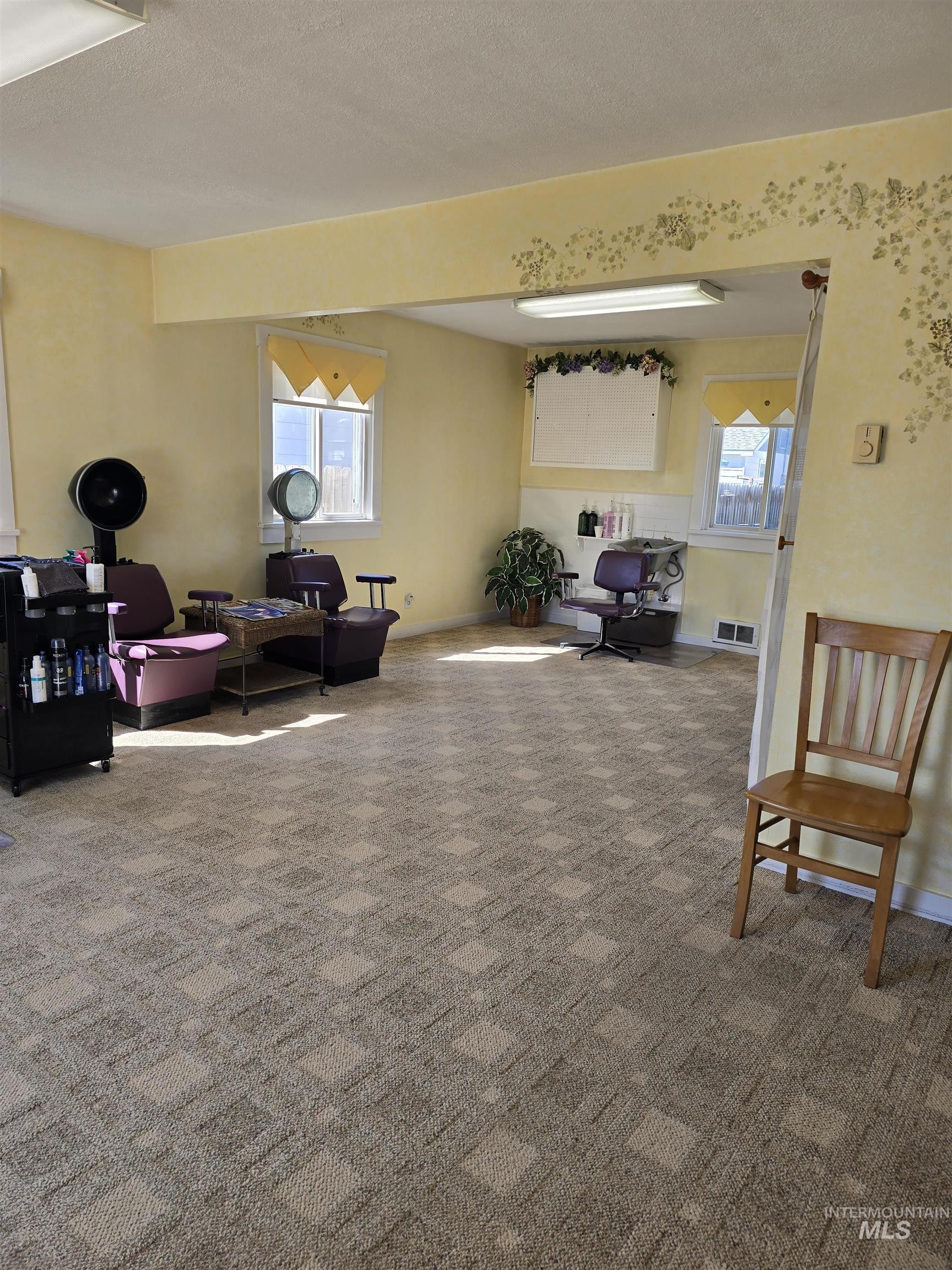 805 D Street, Rupert, Idaho 83350-0000, 1 Bedroom, 1 Bathroom, Residential For Sale, Price $228,000, 98980922