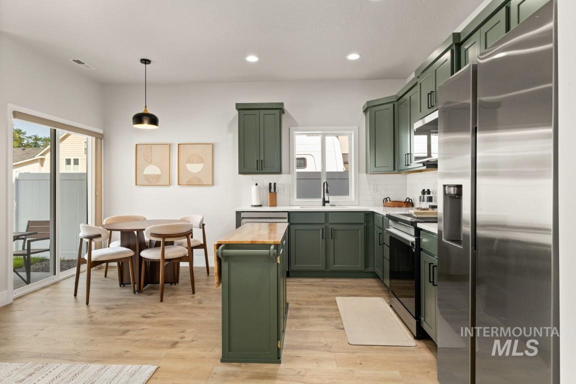 10494 W Shields Ave, Boise, Idaho 83714, 3 Bedrooms, 2 Bathrooms, Rental For Rent, Price $2,345, 98980925