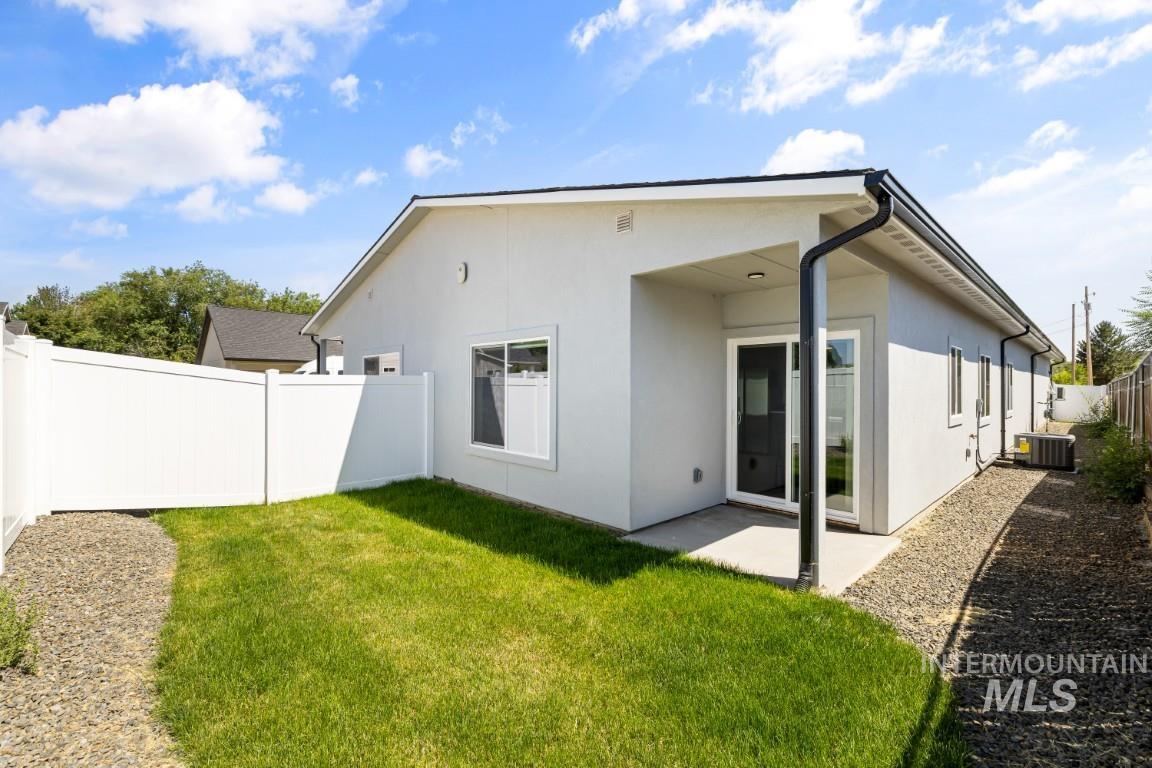 10494 W Shields Ave, Boise, Idaho 83714, 3 Bedrooms, 2 Bathrooms, Rental For Rent, Price $2,345, 98980925