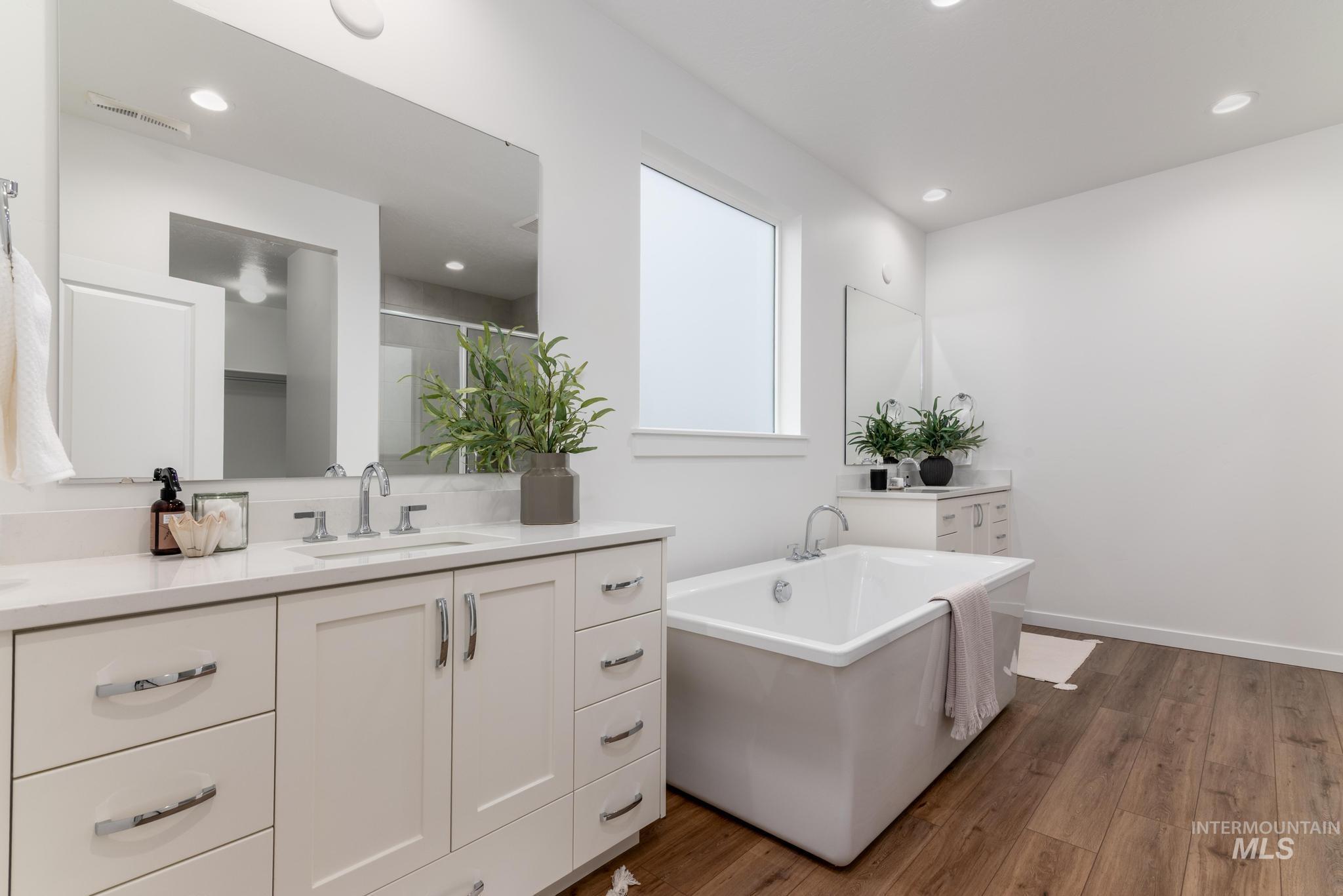 2623 N Silverbell Way, Eagle, Idaho 83616, 5 Bedrooms, 4.5 Bathrooms, Residential For Sale, Price $1,003,000,MLS 98980926