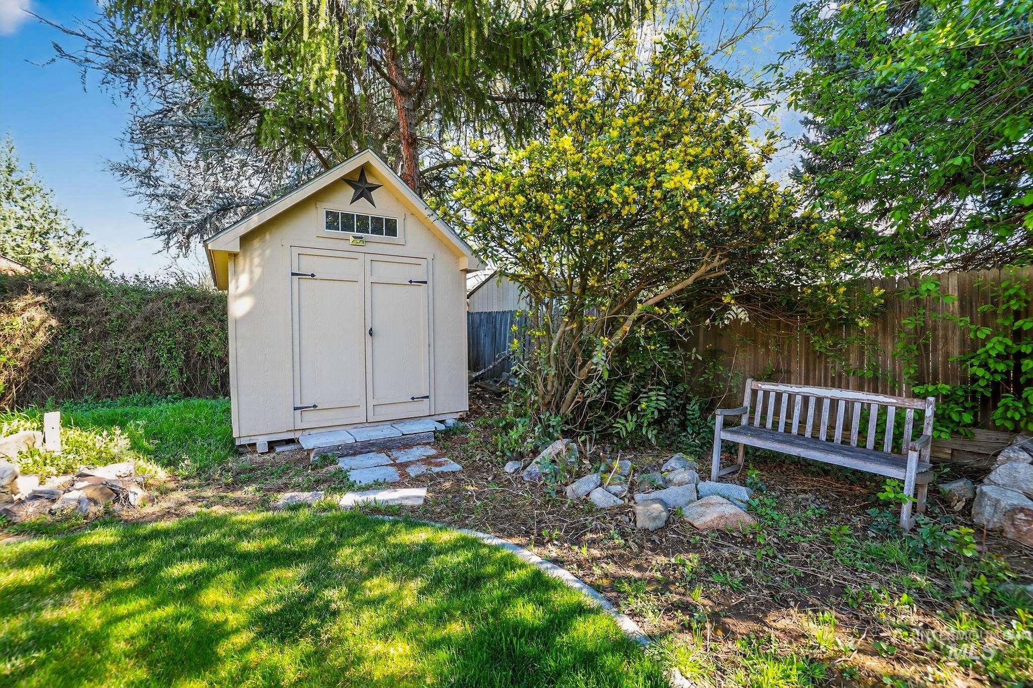 10073 W Westview Dr., Boise, Idaho 83704, 5 Bedrooms, 2.5 Bathrooms, Residential For Sale, Price $549,900, 98980927