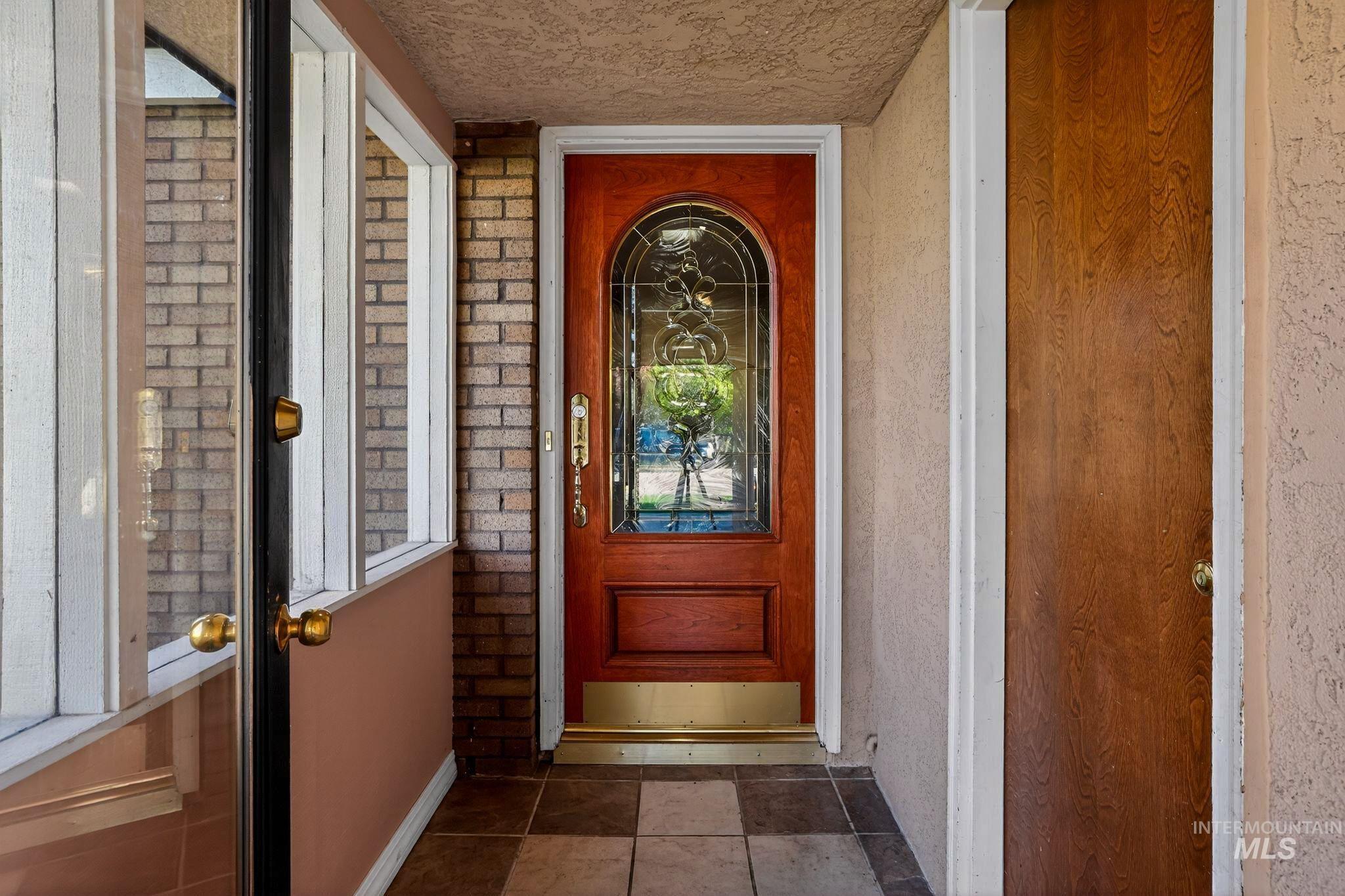 10073 W Westview Dr., Boise, Idaho 83704, 5 Bedrooms, 2.5 Bathrooms, Residential For Sale, Price $549,900, 98980927