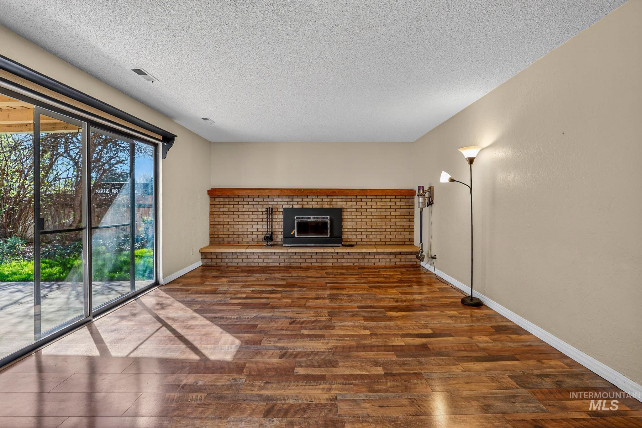 10073 W Westview Dr., Boise, Idaho 83704, 5 Bedrooms, 2.5 Bathrooms, Residential For Sale, Price $549,900, 98980927