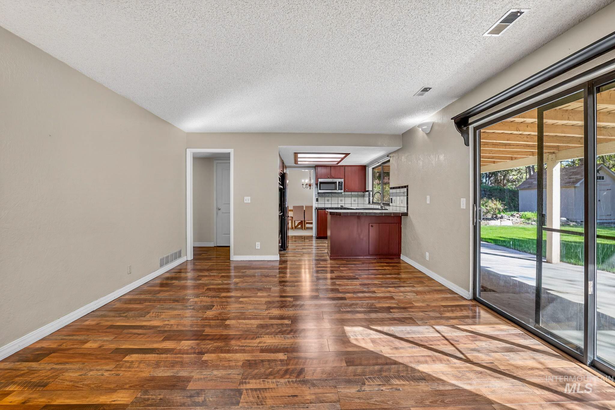 10073 W Westview Dr., Boise, Idaho 83704, 5 Bedrooms, 2.5 Bathrooms, Residential For Sale, Price $549,900, 98980927