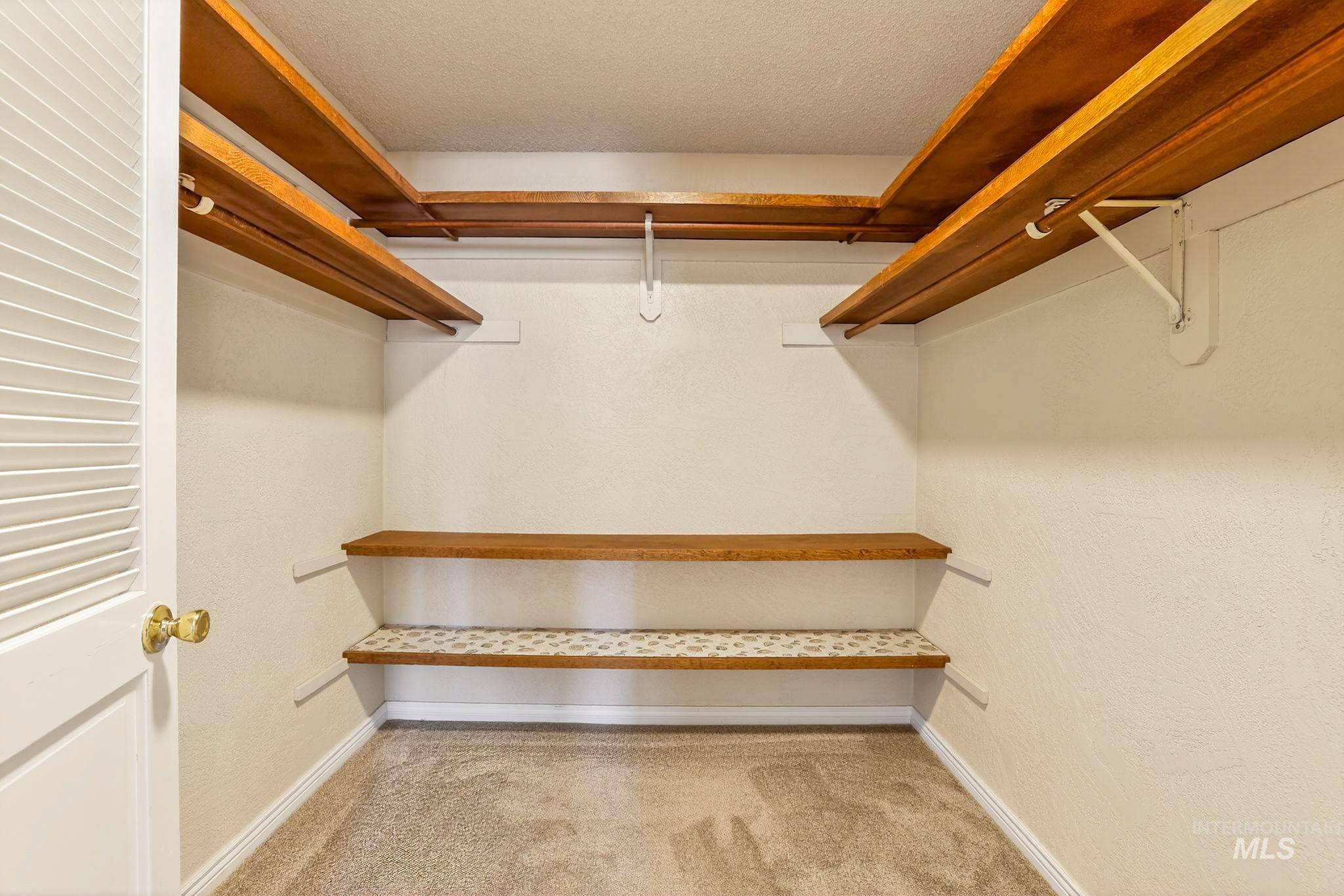 10073 W Westview Dr., Boise, Idaho 83704, 5 Bedrooms, 2.5 Bathrooms, Residential For Sale, Price $569,999, 98980927