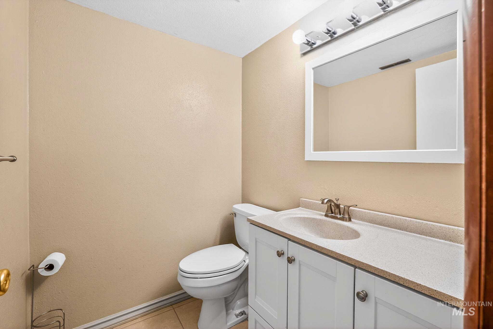 10073 W Westview Dr., Boise, Idaho 83704, 5 Bedrooms, 2.5 Bathrooms, Residential For Sale, Price $569,999, 98980927