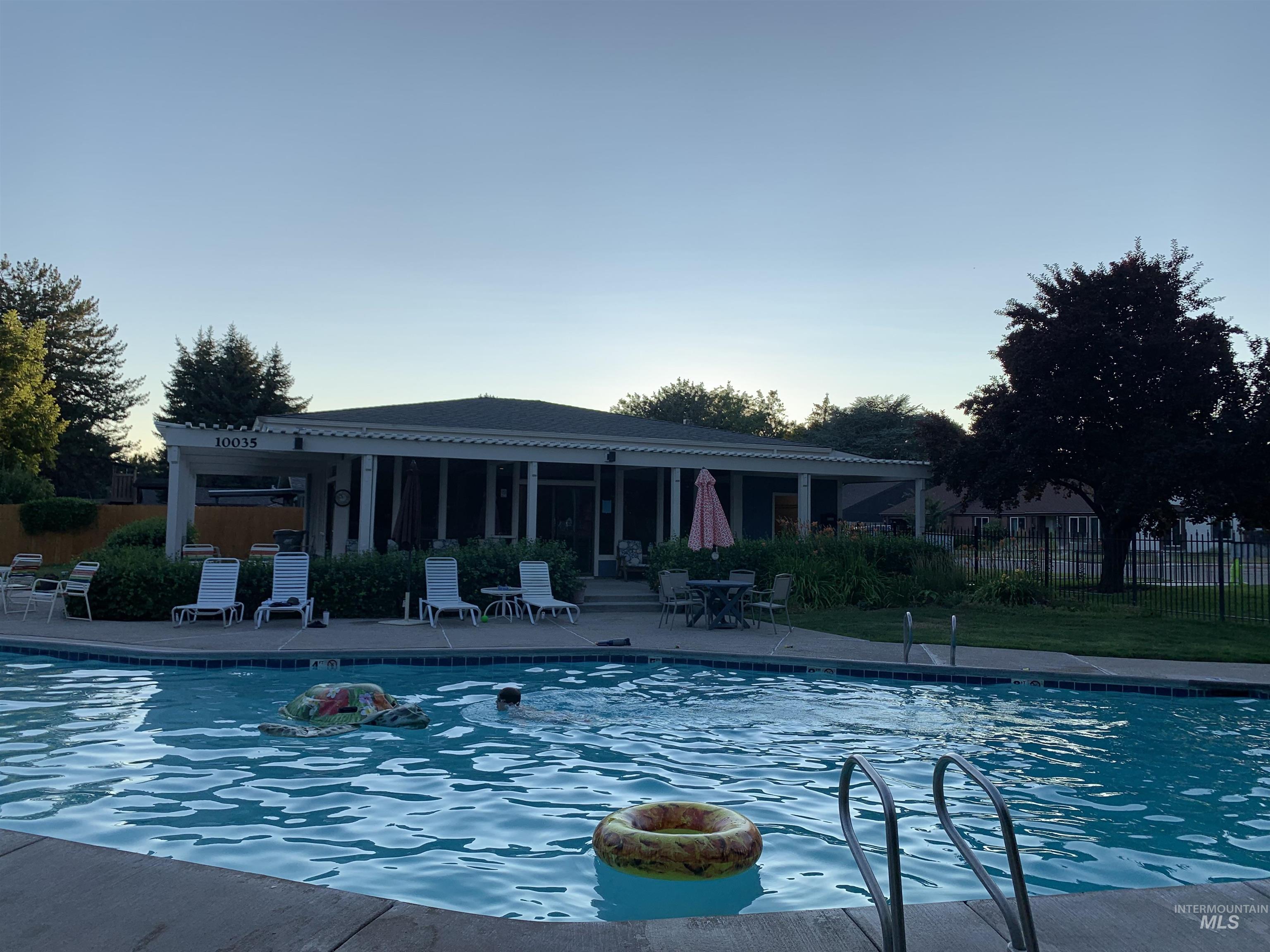 10073 W Westview Dr., Boise, Idaho 83704, 5 Bedrooms, 2.5 Bathrooms, Residential For Sale, Price $549,900, 98980927
