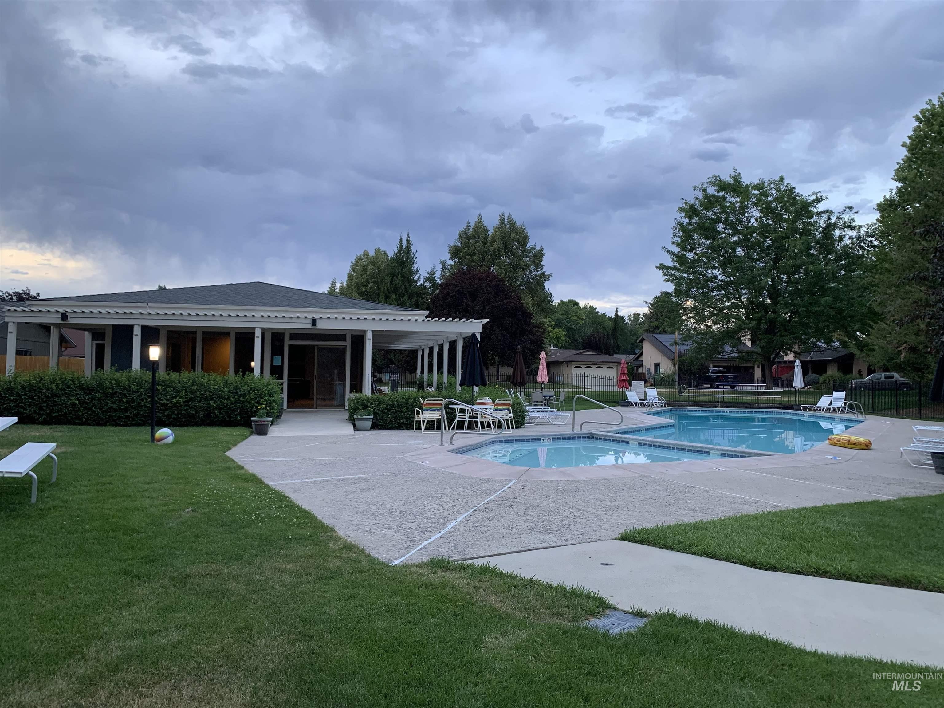 10073 W Westview Dr., Boise, Idaho 83704, 5 Bedrooms, 2.5 Bathrooms, Residential For Sale, Price $549,900, 98980927